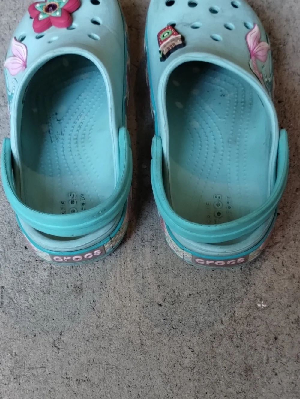 CROCS previously owned